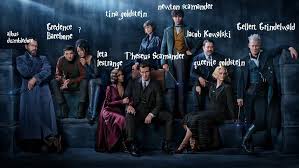 large cast in fantastic beasts 2