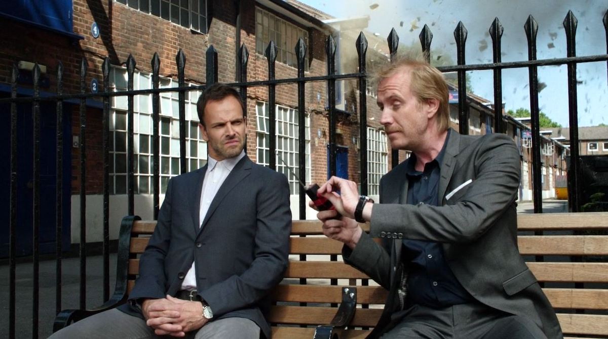 Rhys Ifans in Elementary (2014)